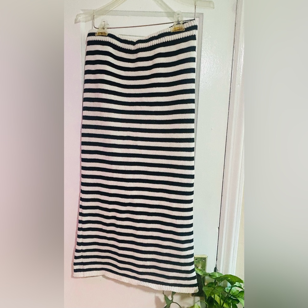 Zara Black and White Midi Pencil Skirt